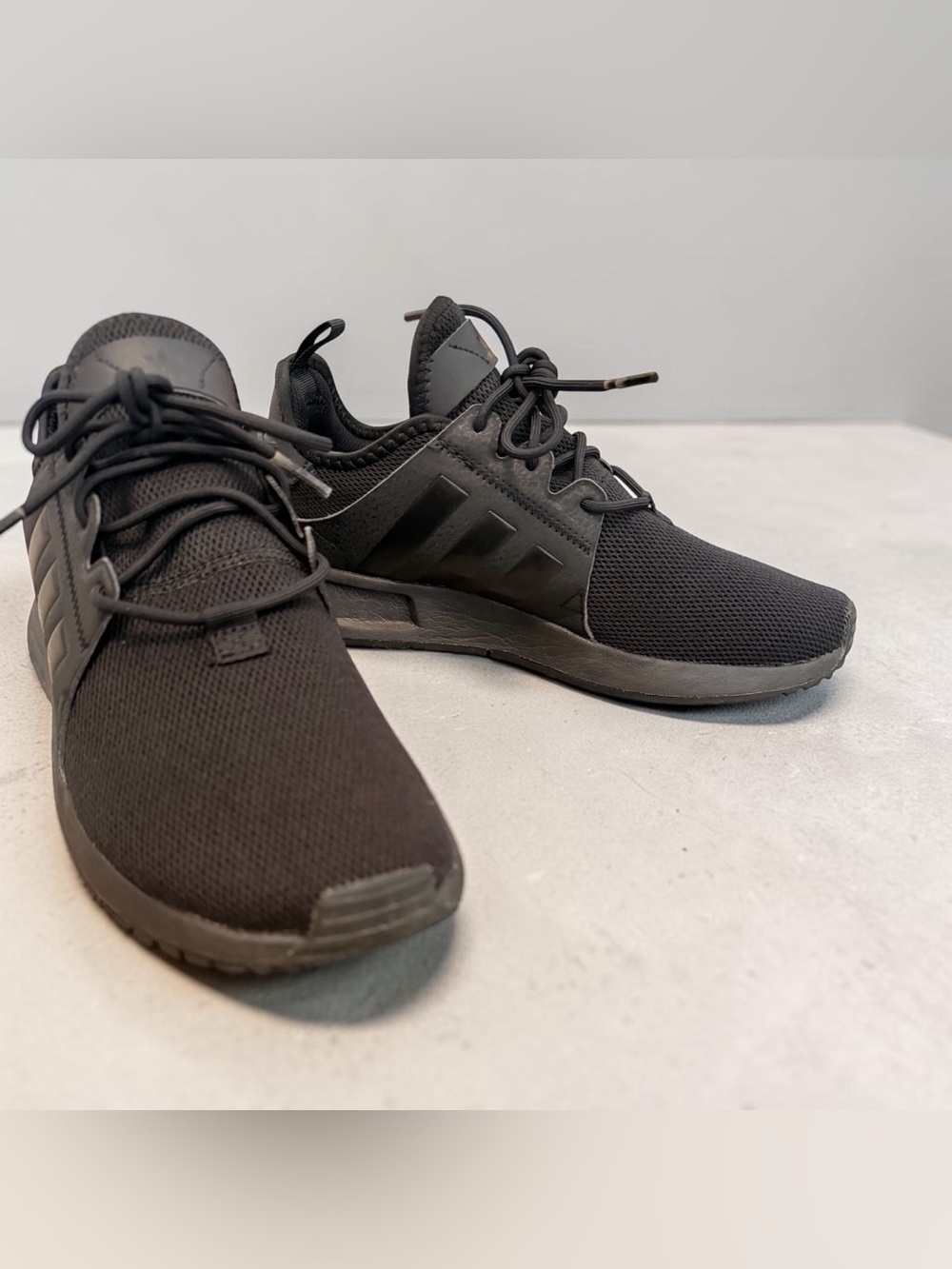 adidas Men's Black Mesh Lightweight Sneakers